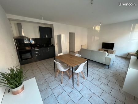 t2 meublé 48m² avec cours - proche gare et centre-ville