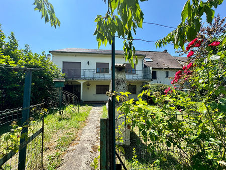 vaste maison seventies de 7 pièces (185 m²) à rénover avec jardin et garage