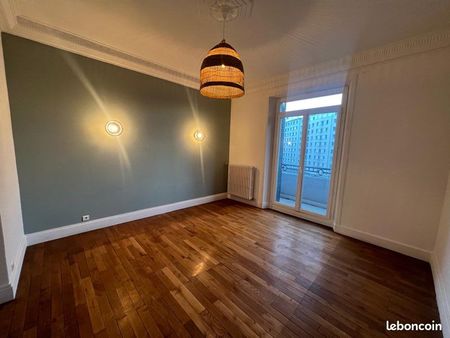 loue appartement refait à neuf / 3-4 pièces / quartier chorier/berriat