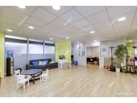 bureaux 225 m²