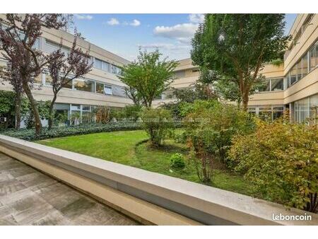 bureaux 438 m²