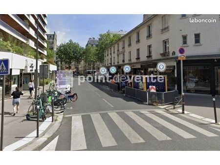 commerce habillement/textile 23 m²