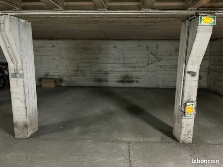 large emplacement de parking au 6 rue auger à pantin (93500)