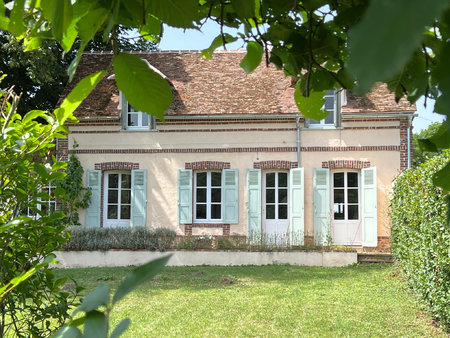 vallee de l'eure - adorable pavillon de chasse du xviiième 