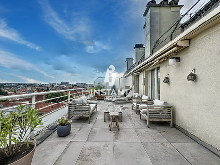 superbe appartement en dernier étage (traversant est-ouest) ave