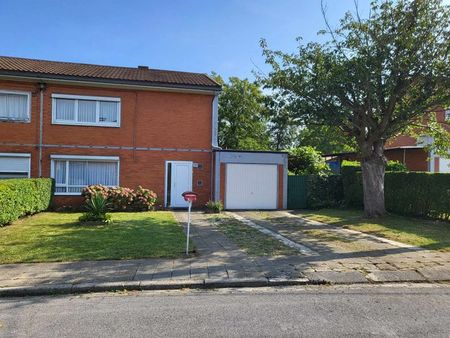 charmante maison 3 façades à vendre à monceau-sur-sambre