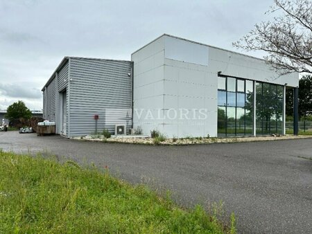 location d'entrepôt de 670 m² à décines-charpieu - 69150