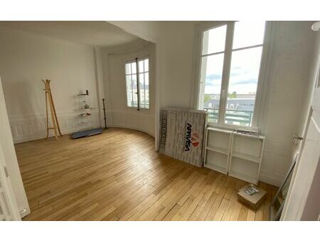 location appartement  m² t-3 à tours  850 €