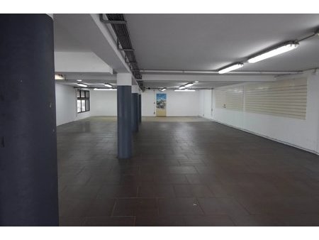 local commercial 300m2 saint pierre