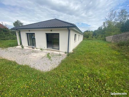 6 pieces 180 m² 1230 m² maison neuve a uzemain