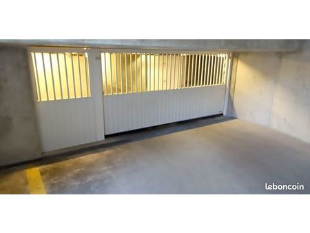 a louer garage dans résidence sécurisée à craponne