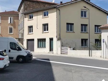 maison avec 3 grands appartements et jardins loués