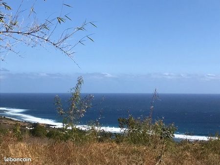 t2 meublé avec terrasse et vue mer