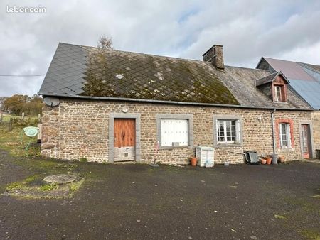 maison en pierre de 2 chambres à finir de rénover avec dépendances et 7 520 m2 de terrain