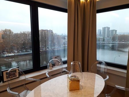 appartement  entièrement rénové  superbe vue sur meuse