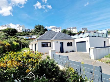 maison contemporraine de plain-pied avec vue mer