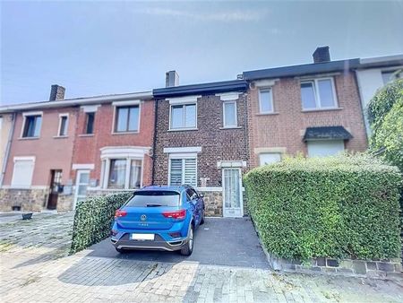 agréable maison 3 chambres avec terrasse et jardin