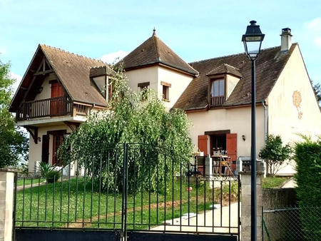 maison de luxe à vendre à péroy-les-gombries : 500 000€