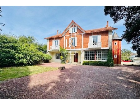 maison de luxe à vendre à la la rochelle