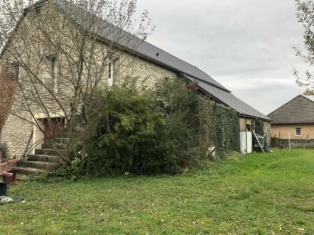 bordes  a vendre  appartement de 130 m² à rénover avec garage sur 1291 m² de parcelle dont