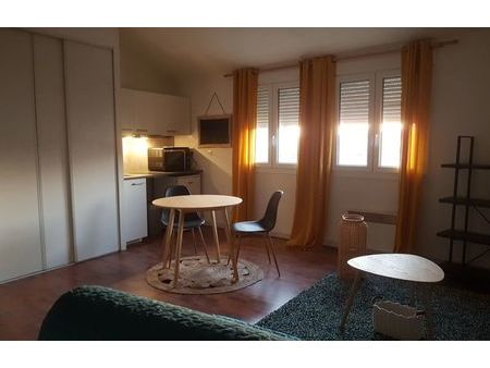 location appartement 1 pièce 24 m² uzès (30700)