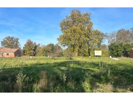 vente terrain 830 m² blaye (33390)