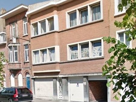 opportunité d'investissement! lot de 23 box de garages à ve