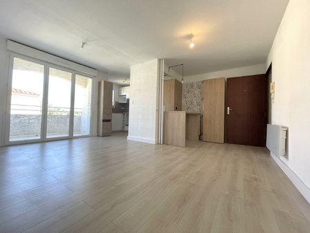 a louer - appartement t2 44m2 rénové secteur massillia (perp