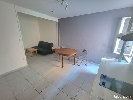 grand studio meublé 25m2