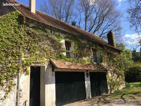 appartement dans une maison avec vue sur un grand jardin