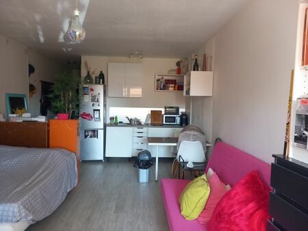 hyeres spacieux studio avec loggia 37 m²