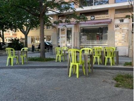 snack en face du lycée dumont durville