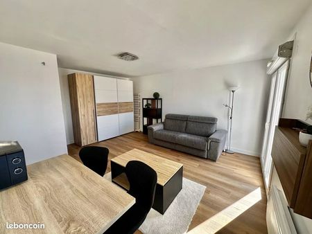 studio 1 pièce 27 m²