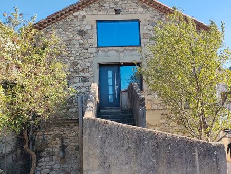 loft dans une bâtisse en pierre