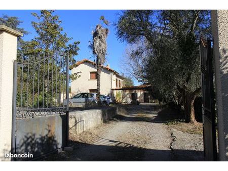 grande maison avec terrain à bâtir