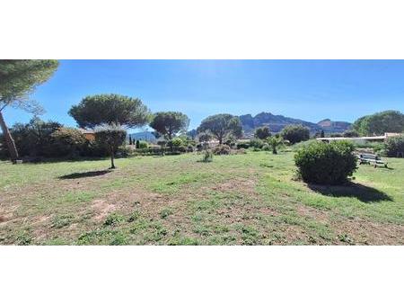 a vendre terrain constructible de 3 028 m2 - roquebrune/argens