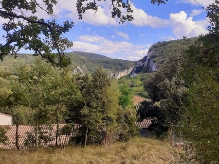 terrain atypique: vue entrée des gorges de l'ardèche