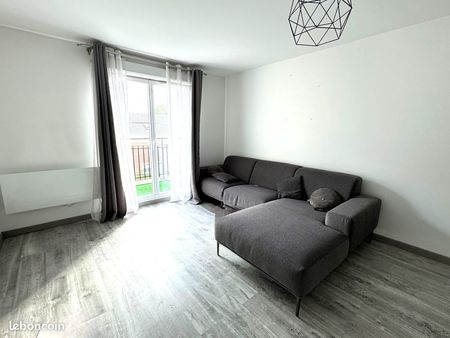 appartement t3 meublé avec balcon et place de stationnement en sous-sol