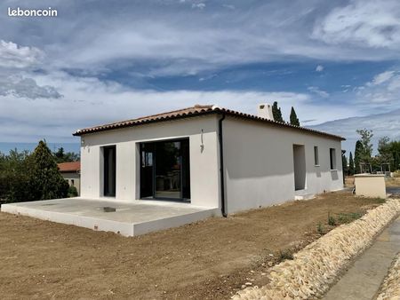 villa 4 pièces 80 m²