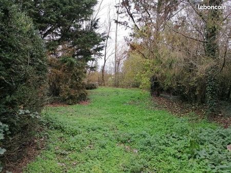 terrain 702 m² le monastere