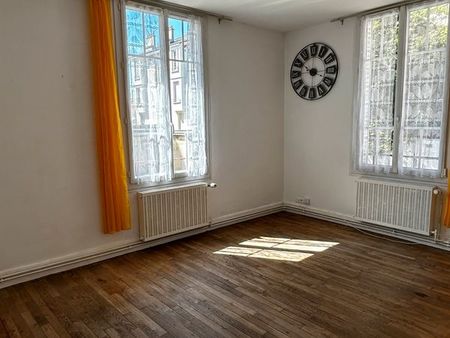 vends appartement t2 43m2 sainte savine petite copropriété rdc calme