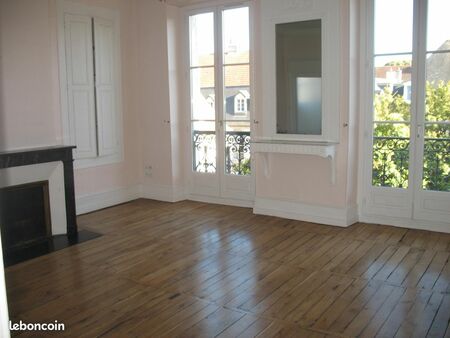 appartement t3/t4 centre ville 700 euros