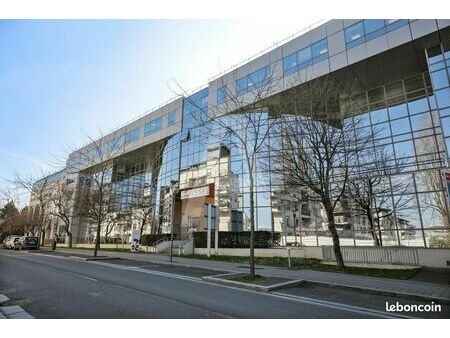 bureaux 197 m²