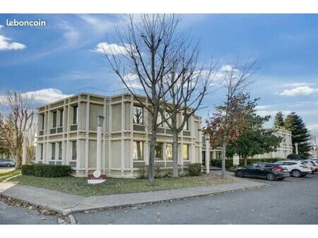 bureaux 720 m²