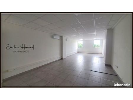 bureaux 47 m²