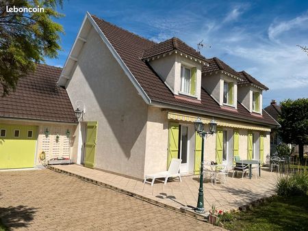 charmante maison familiale avec jardin