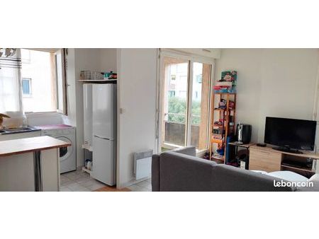 t2 de 48 m2 avec terrasse et place de parking privative en sous sol