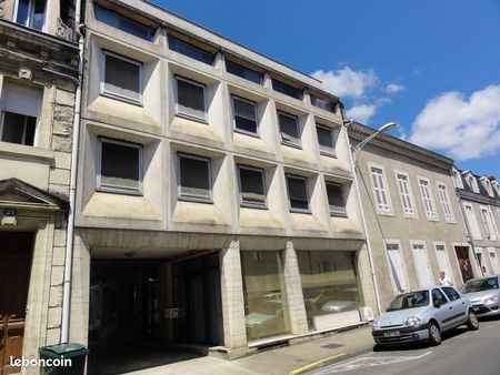 immeuble de bureaux centre perigueux avec parking/garage et portail