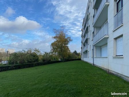 appartement proche des 2 lions tours sud