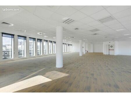 bureau 727 m²